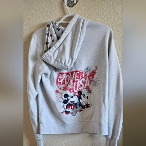 Gray Textured Fabric with Graphic